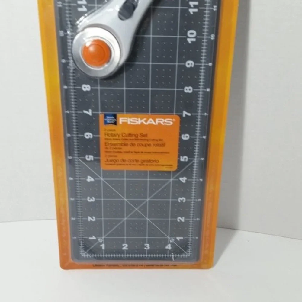 Fiskars Rotary Cutting Set Cutter + Mat
